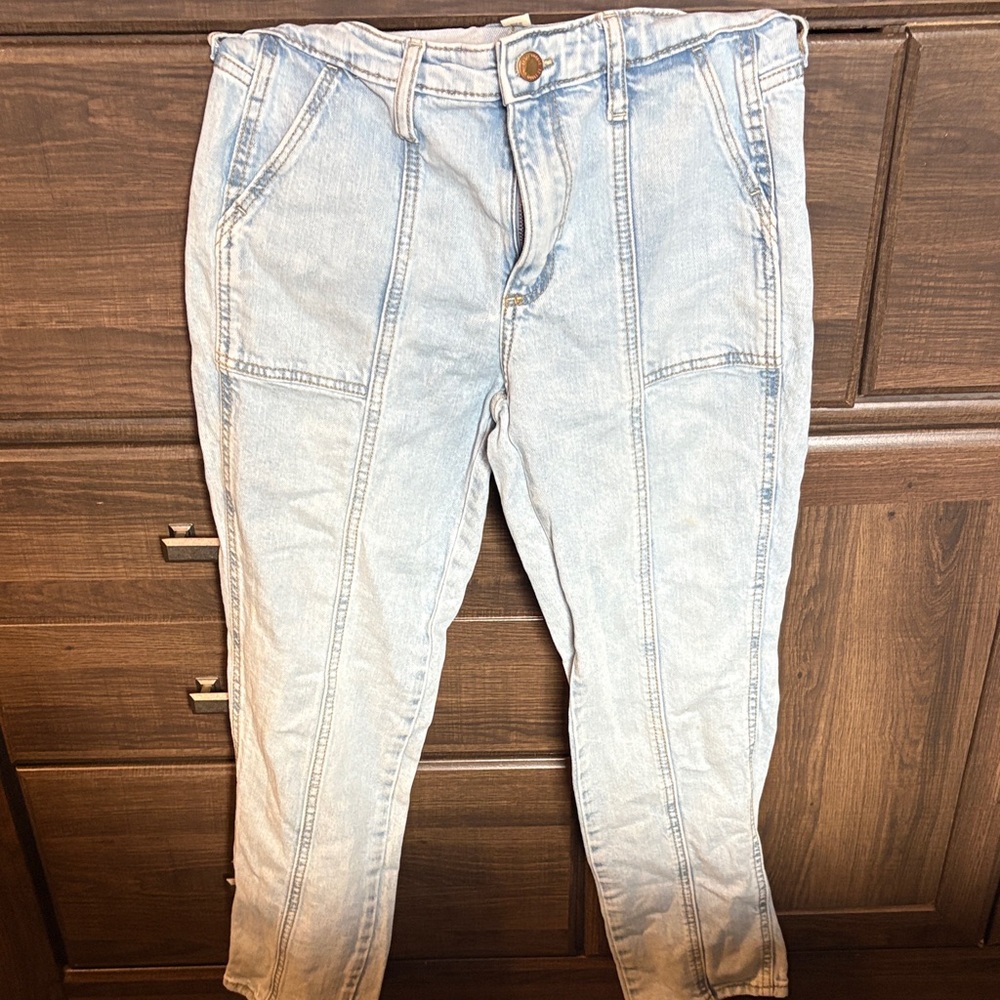 Universal Thread High Rise Light Wash Jeans